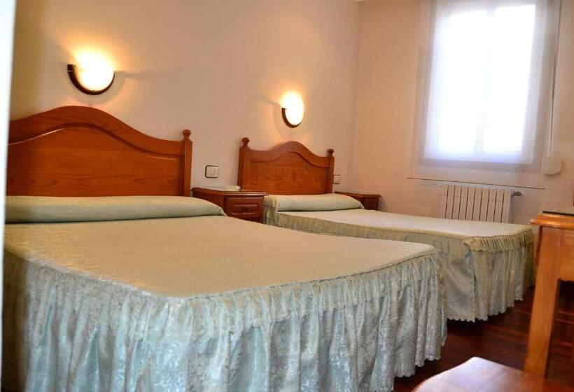 חדר סטנדרט לארבעה, Pensión Residencia Buenos Aires