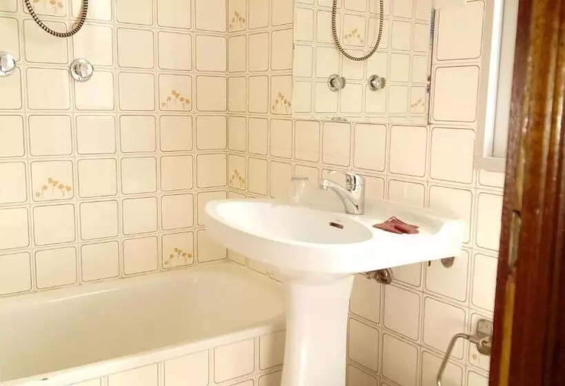 اتاق استاندارد یک نفره, Pensión Residencia Buenos Aires