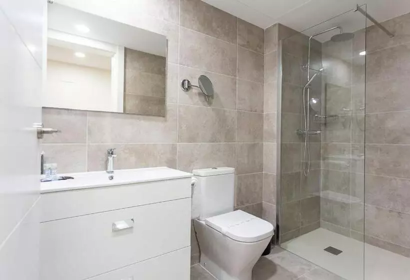 Habitació Triple Estàndard, Saiola