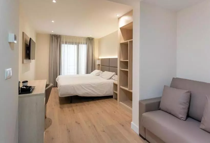 Habitació Triple Estàndard, Saiola