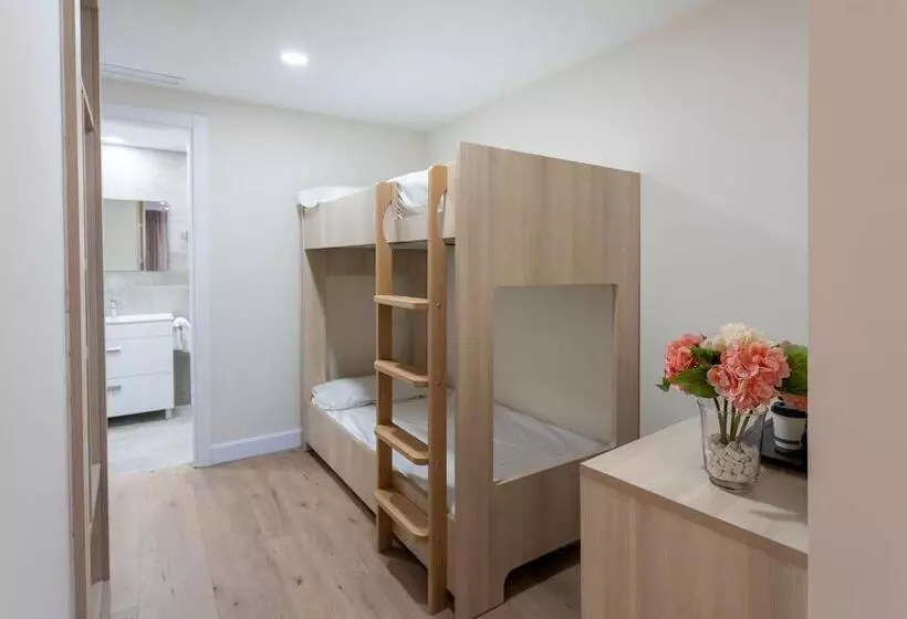Habitació Quàdruple Estàndard, Saiola