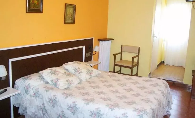Habitació Estàndard, Saiola