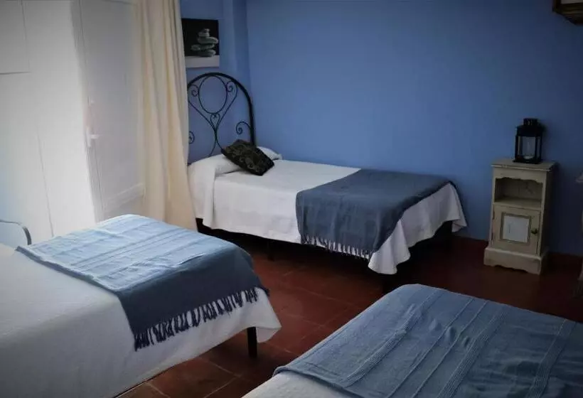 3 Bett Standardzimmer Balkon, Hostal Arco Plaza