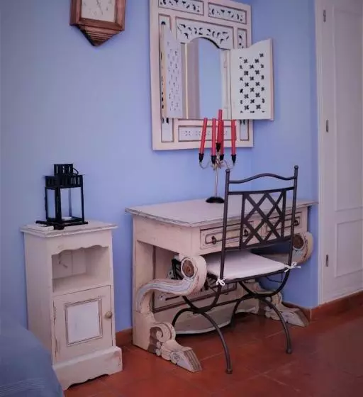 3 Bett Standardzimmer Balkon, Hostal Arco Plaza