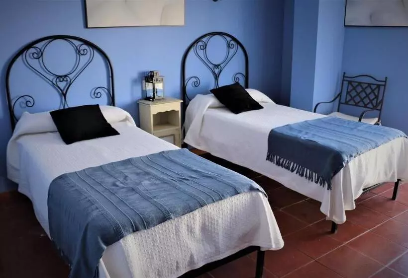 3 Bett Standardzimmer Balkon, Hostal Arco Plaza