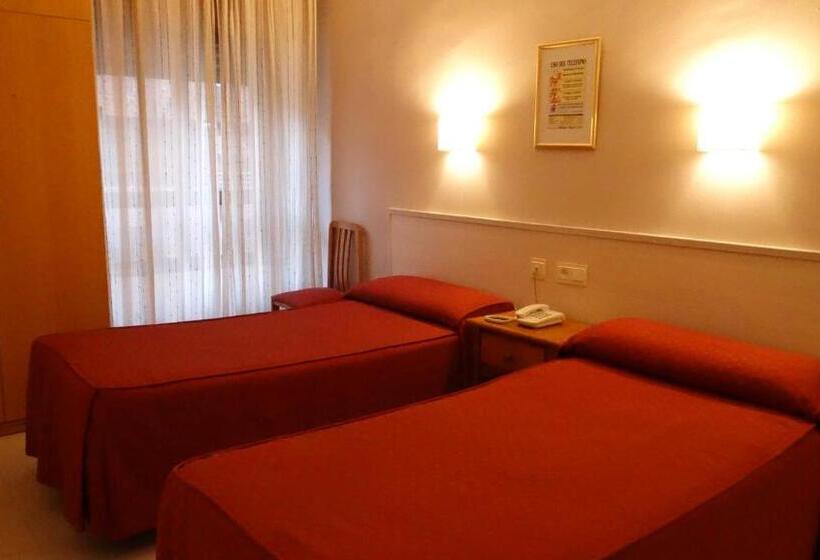 اتاق استاندارد, Hostal Atienzar