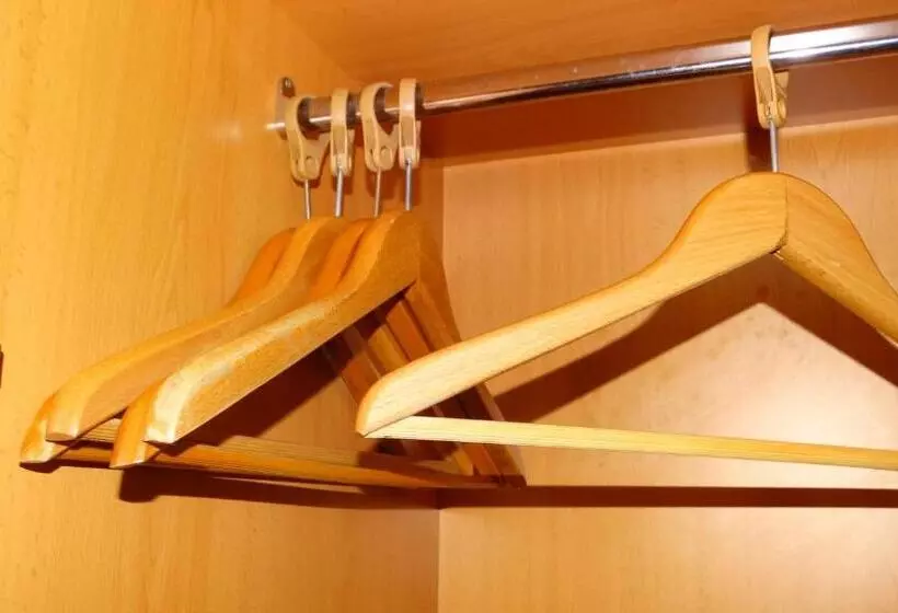 اتاق استاندارد, Hostal Atienzar