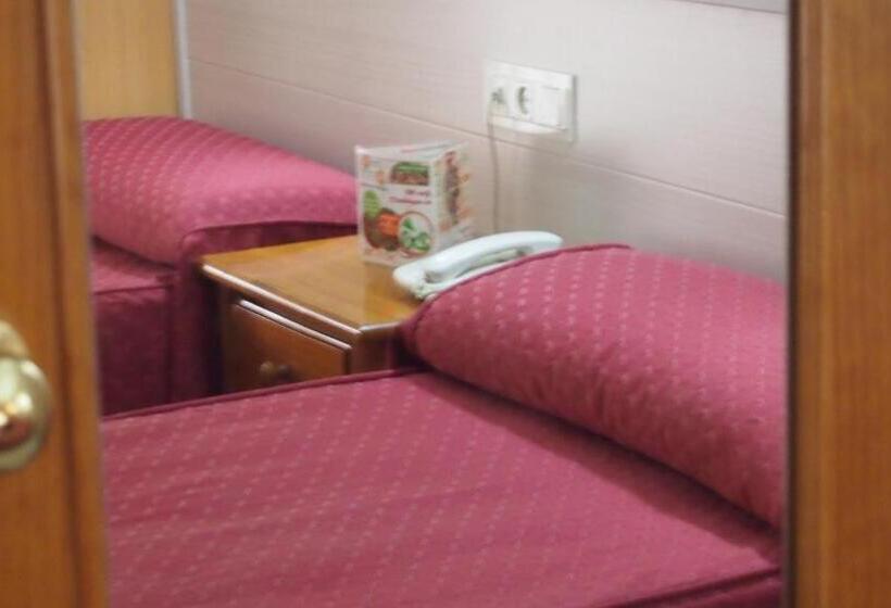 اتاق استاندارد, Hostal Atienzar