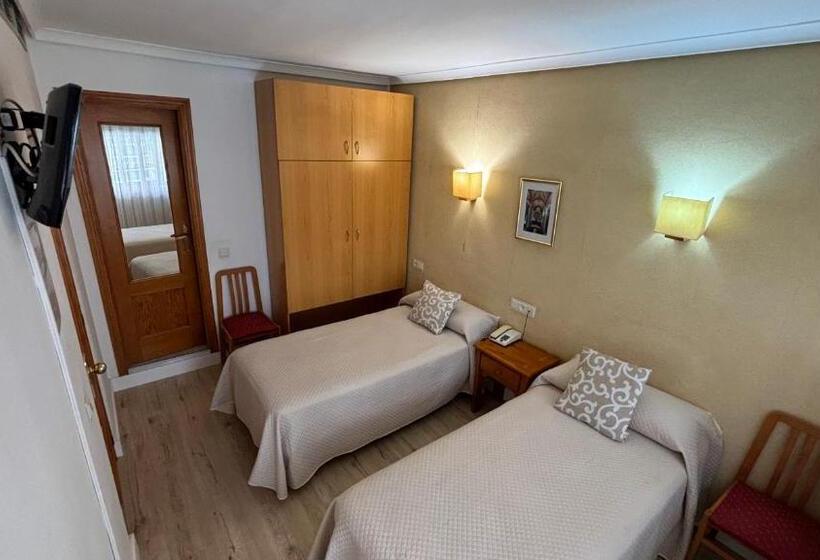 اتاق استاندارد, Hostal Atienzar