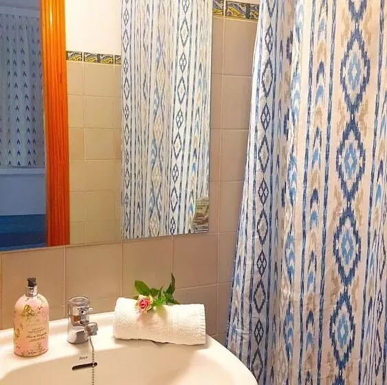 Standart Oda, Hostal Ca'n Tiu