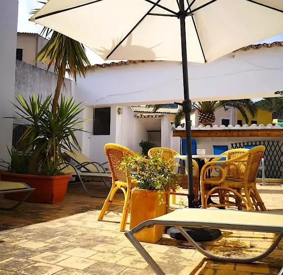 Bahçe Manzaralı Standart Oda, Hostal Ca'n Tiu