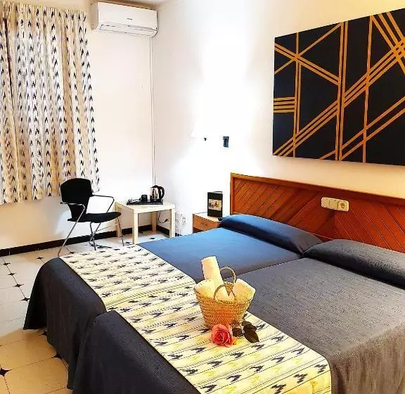 Bahçe Manzaralı Standart Oda, Hostal Ca'n Tiu