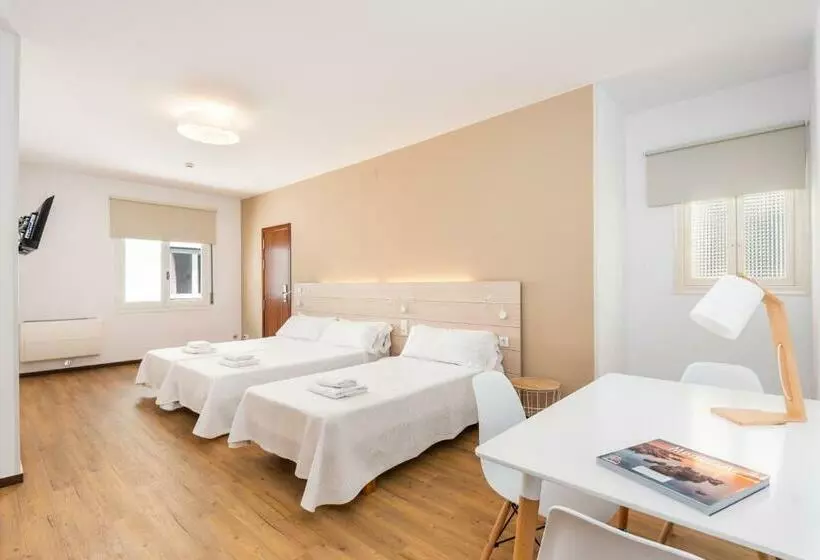 اتاق خانوادگی, Hostal Jume  Urban Rooms