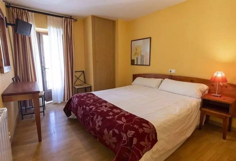 Standard Room, Hostal Restaurante Puerta Del Alcazar