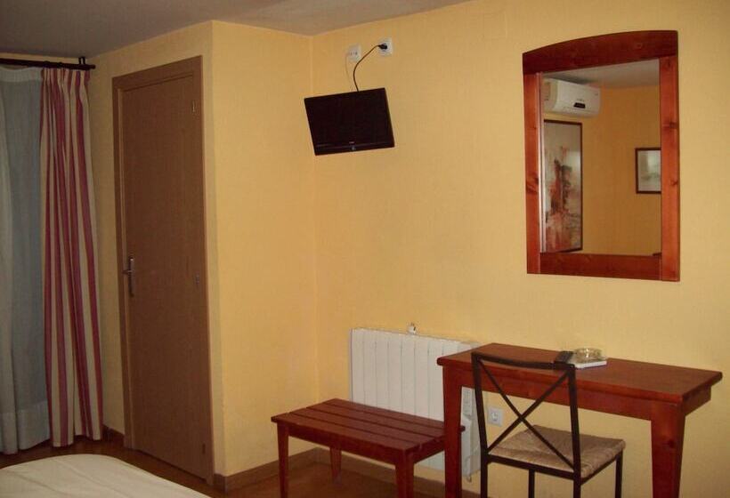اتاق استاندارد, Hostal Restaurante Puerta Del Alcazar