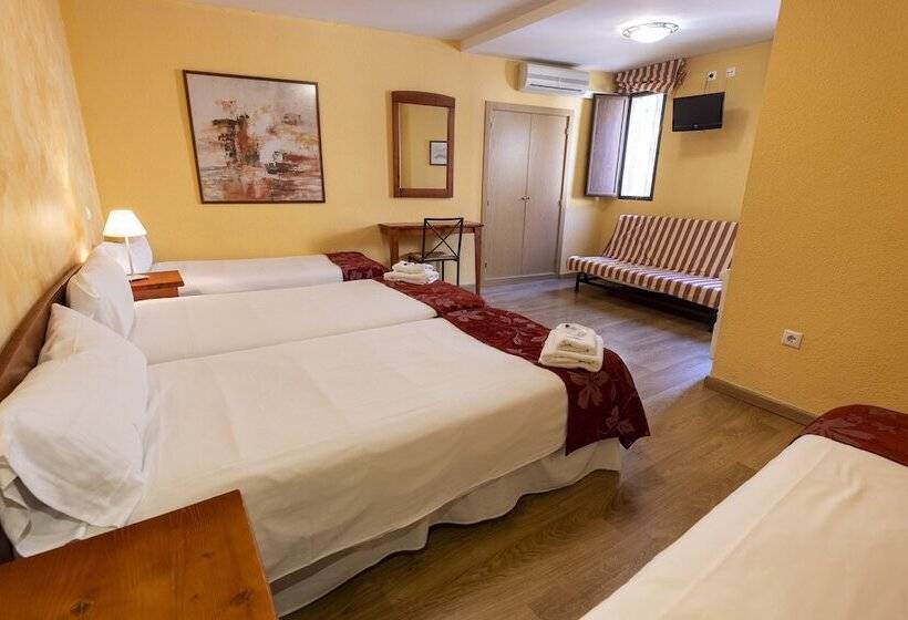 اتاق استاندارد چهار تخته, Hostal Restaurante Puerta Del Alcazar