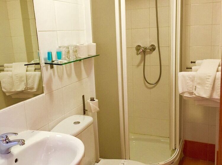 اتاق استاندارد یک نفره, Hostal Restaurante Puerta Del Alcazar