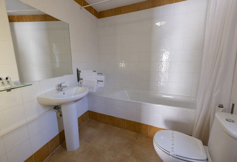 اتاق استاندارد یک نفره, Hostal Restaurante Puerta Del Alcazar