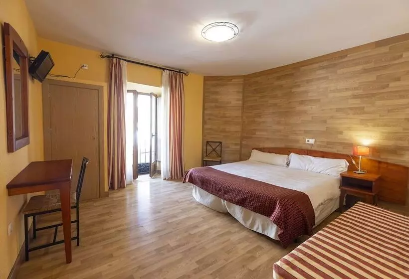 Superior Room, Hostal Restaurante Puerta Del Alcazar