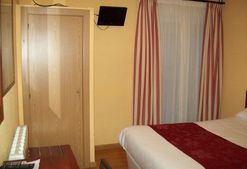 اتاق استاندارد, Hostal Restaurante Puerta Del Alcazar