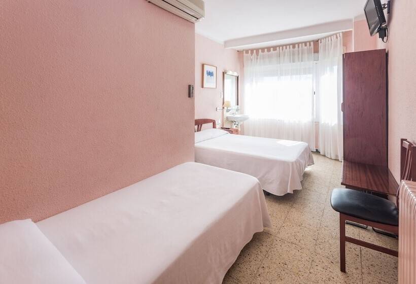 バス共有のスタンダードルーム, Hostal Solimar