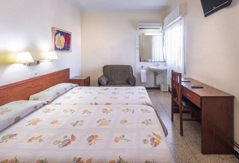 バス共有のスタンダードルーム, Hostal Solimar