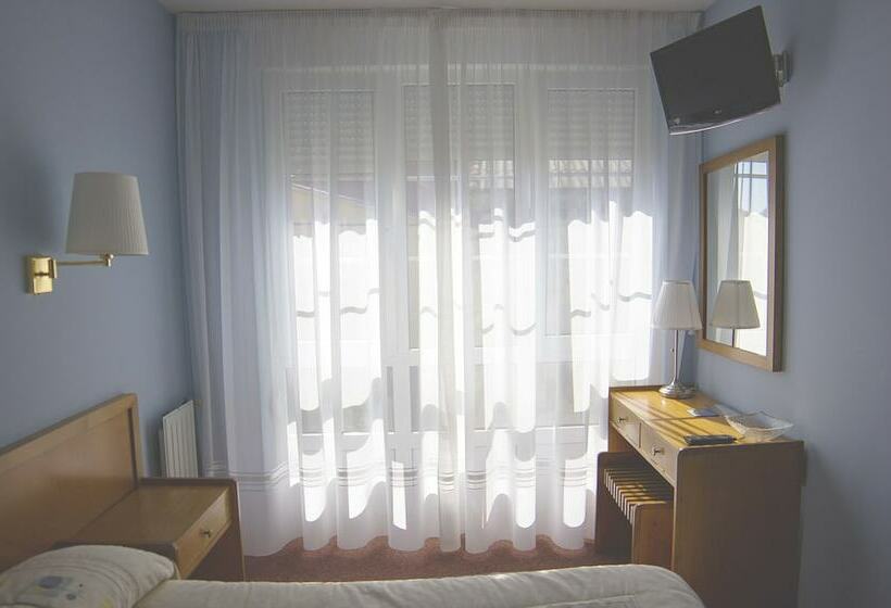 스탠다드 룸, A Pedra