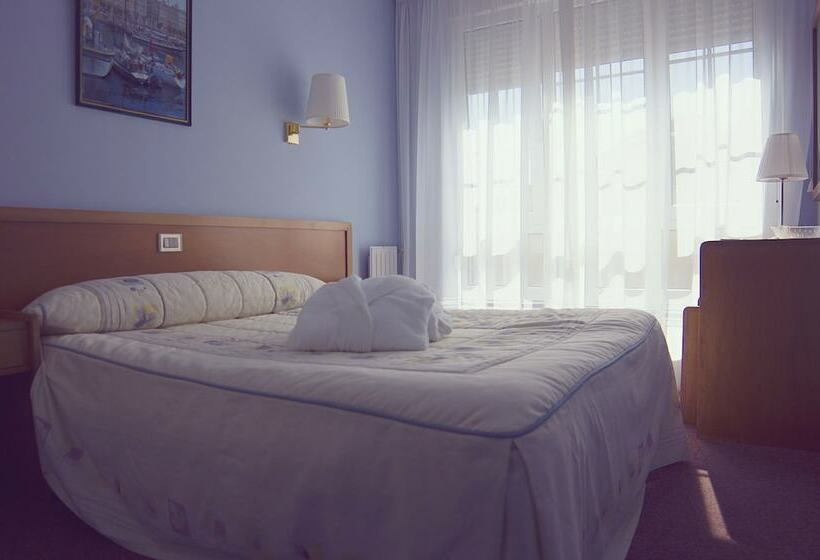 스탠다드 룸, A Pedra