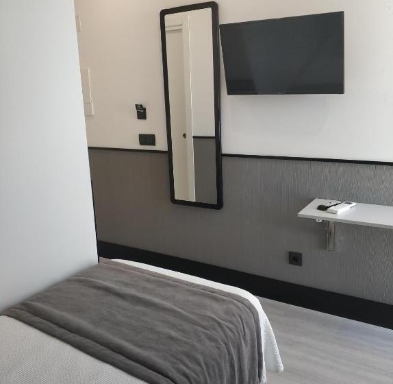 חדר סטנדרט יחיד, Abelay