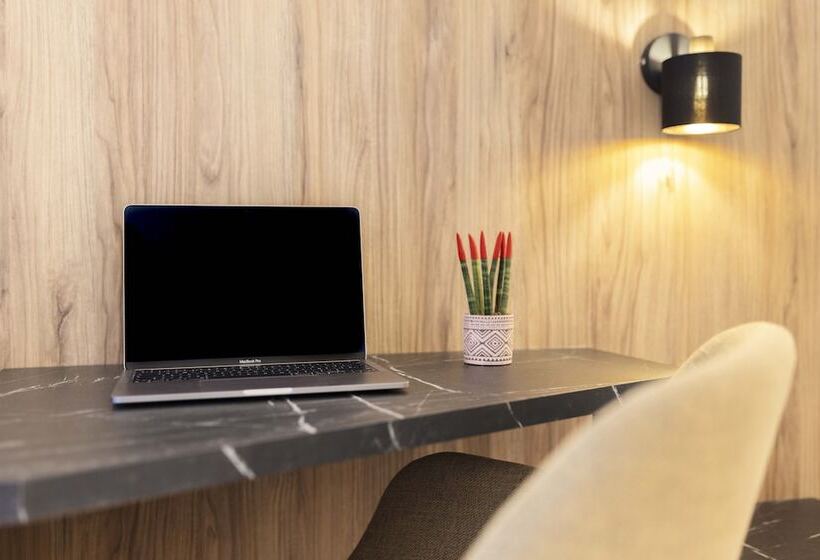 חדר סטנדרט יחיד, Alfons