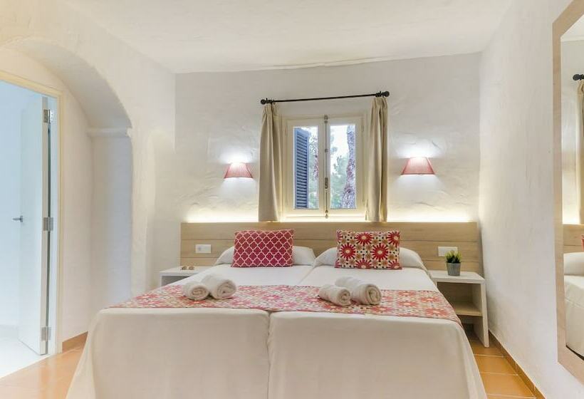 标准三人间, Cala Martina