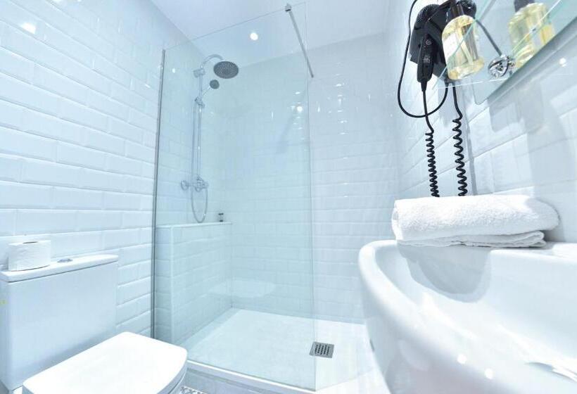 Номер Стандарт, Hostal Girona