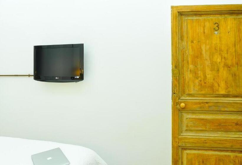 Номер Стандарт Индивидуальный, Hostal Girona