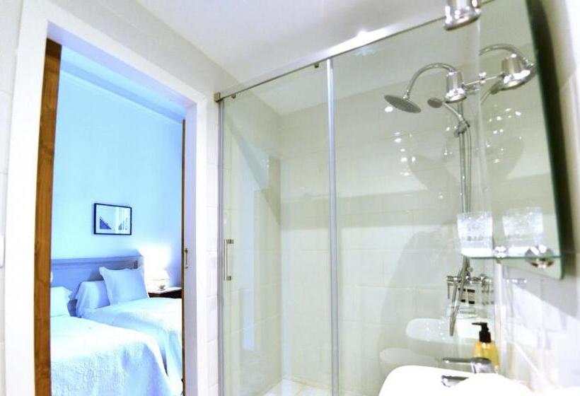 Номер Superior с Балконом, Hostal Girona