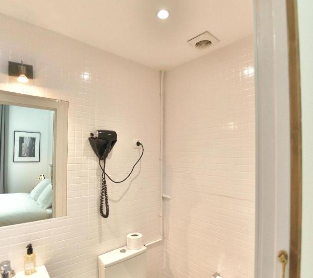 Номер Superior с Балконом, Hostal Girona