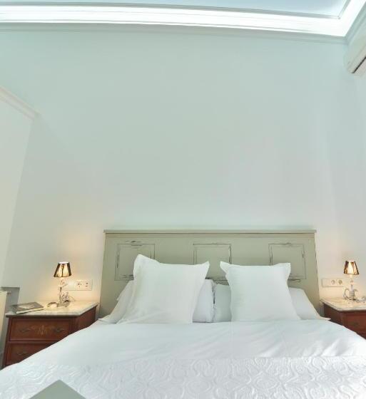 Номер Superior с Балконом, Hostal Girona