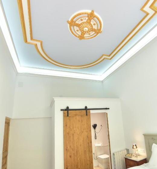 Номер Superior с Балконом, Hostal Girona