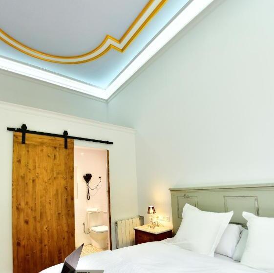 Номер Superior с Балконом, Hostal Girona