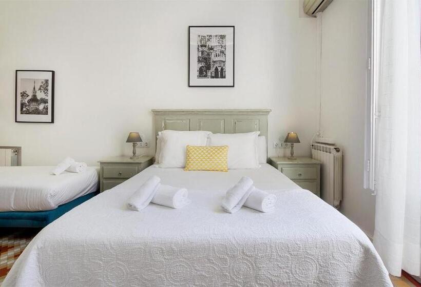 Трехместный Номер Superior, Hostal Girona