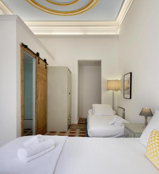 Трехместный Номер Superior, Hostal Girona