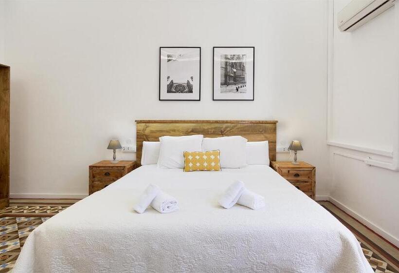 Трехместный Номер Superior, Hostal Girona