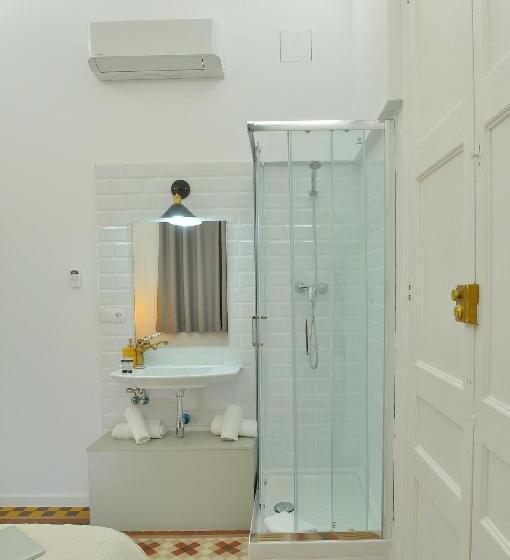 Номер Economy с общей ванной комнатой, Hostal Girona