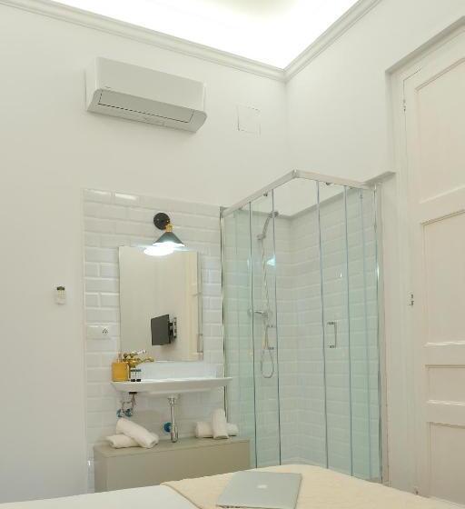 Номер Стандарт Совместная Ванная, Hostal Girona