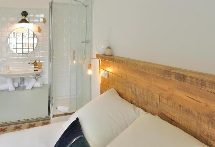 Номер Стандарт Совместная Ванная, Hostal Girona