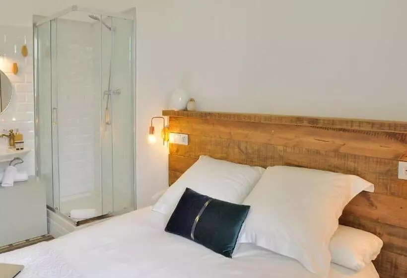 اتاق استاندارد با سرویس بهداشتی مشترک, Hostal Girona