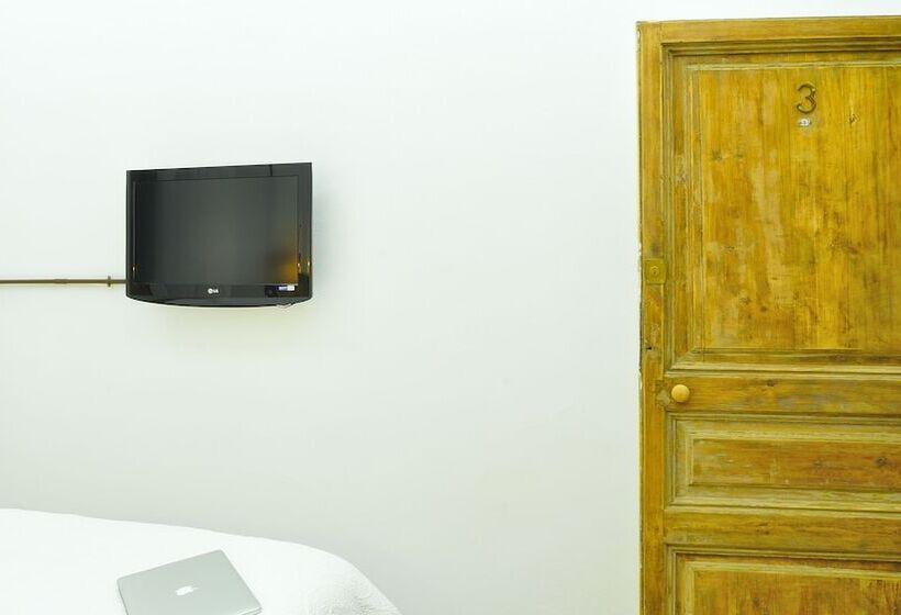 Номер Стандарт Индивидуальный, Hostal Girona