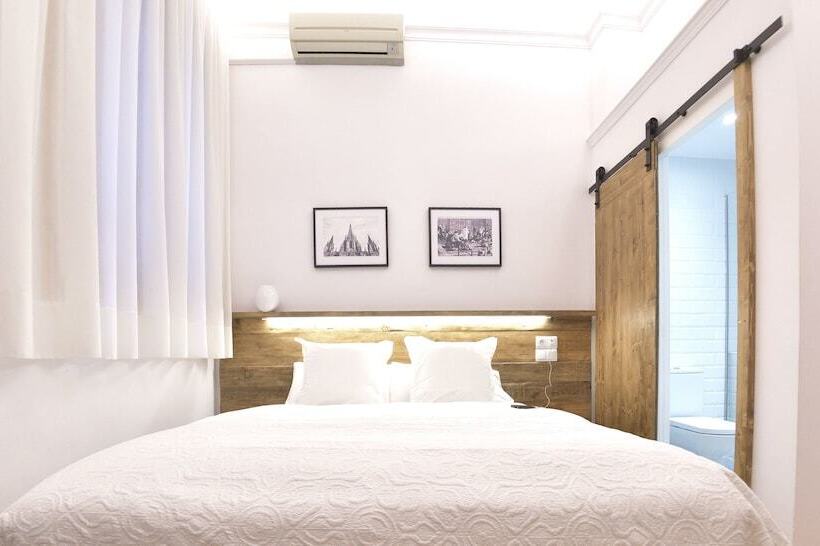 Номер Стандарт, Hostal Girona