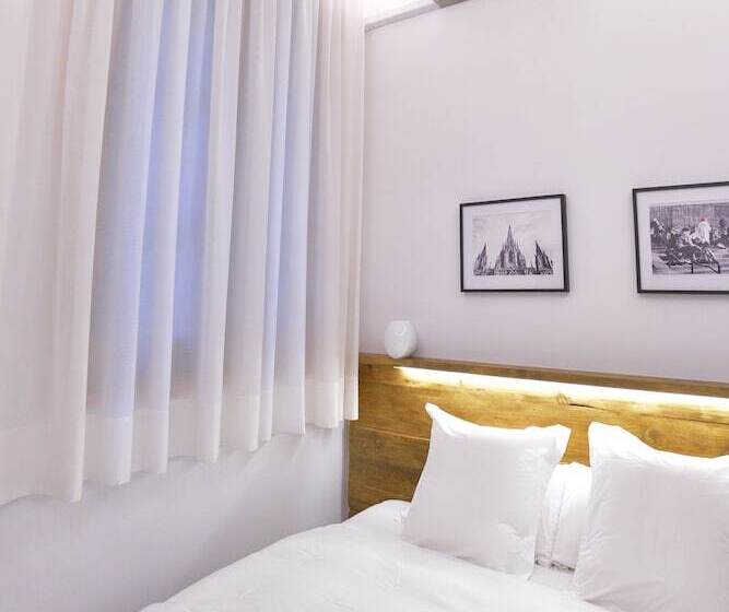 Номер Стандарт, Hostal Girona