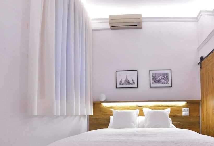 Номер Стандарт, Hostal Girona