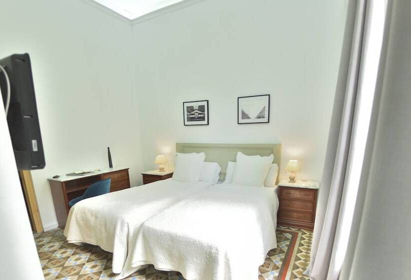 Номер Superior с Балконом, Hostal Girona